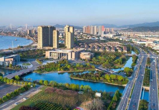 載體建設，“強實體”期待崛起“強平臺”